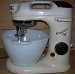 Original Kenwood Chef, 1950s (Photo by Vikki Haffenden,slightly cropped, distributed under GNU Free Documentation Licence v1.2)