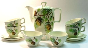 Midwinter Stylecraft tea set with the Spruce pattern by Jessie Tait (image: Mid20c)